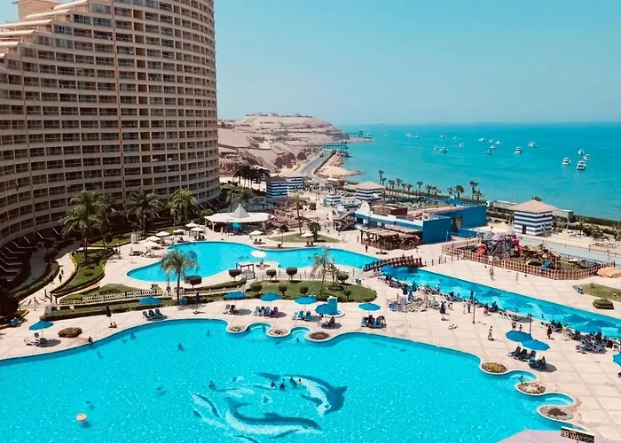 Apartment In Porto Sokhna On The Sea And The Pool